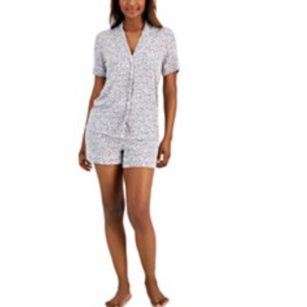 NWT Women's Notch Collar & Shorts Pajama Set